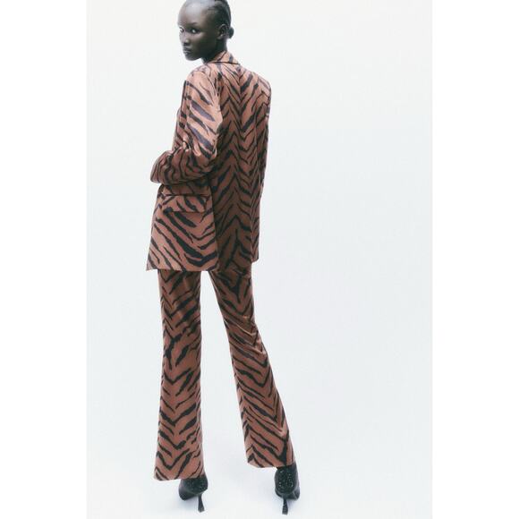 Zara Printed Satin Slim Flare Pants - Picture 7 of 10